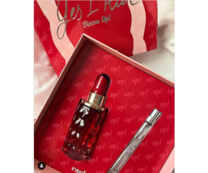 un coffret de parfum Yes I Am de Cacharel