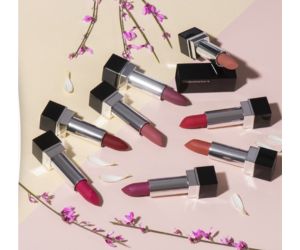 un lot de 6 rouges à lèvres Nutrimetics