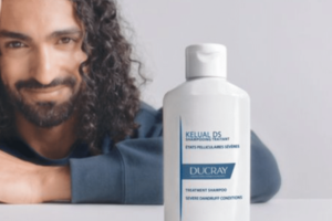 un shampoing Kelual DS de Ducray