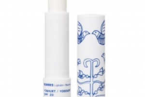 un stick lèvres Yaourt SPF20 Korres