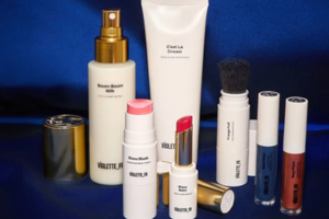 Cosmopolitan une box beauté Violette_fr