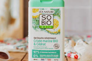un gel douche rafraîchissant Criste marine & Cédrat de Léa Nature