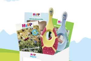 un coffret bébé avec des articles HiPP
