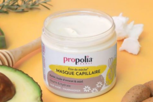 un masque capillaire nourrissant de Propolia