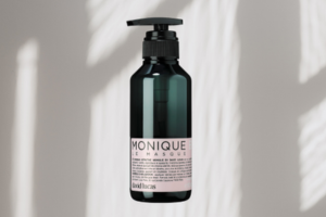 un masque Monique by David Lucas