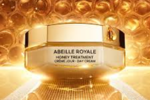 une crème de jour Abeille Royale Guerlain