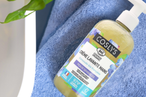 une crème lavante mains consoude de Coslys