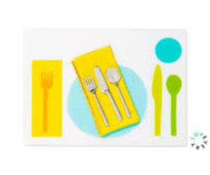 un set de table et couverts Lovevery