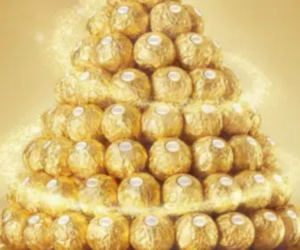 pyramide de chocolats Ferrero Rocher