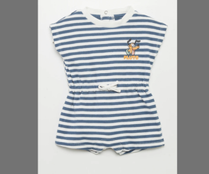 Kiabi : barboteuse courte en french terry à motifs.